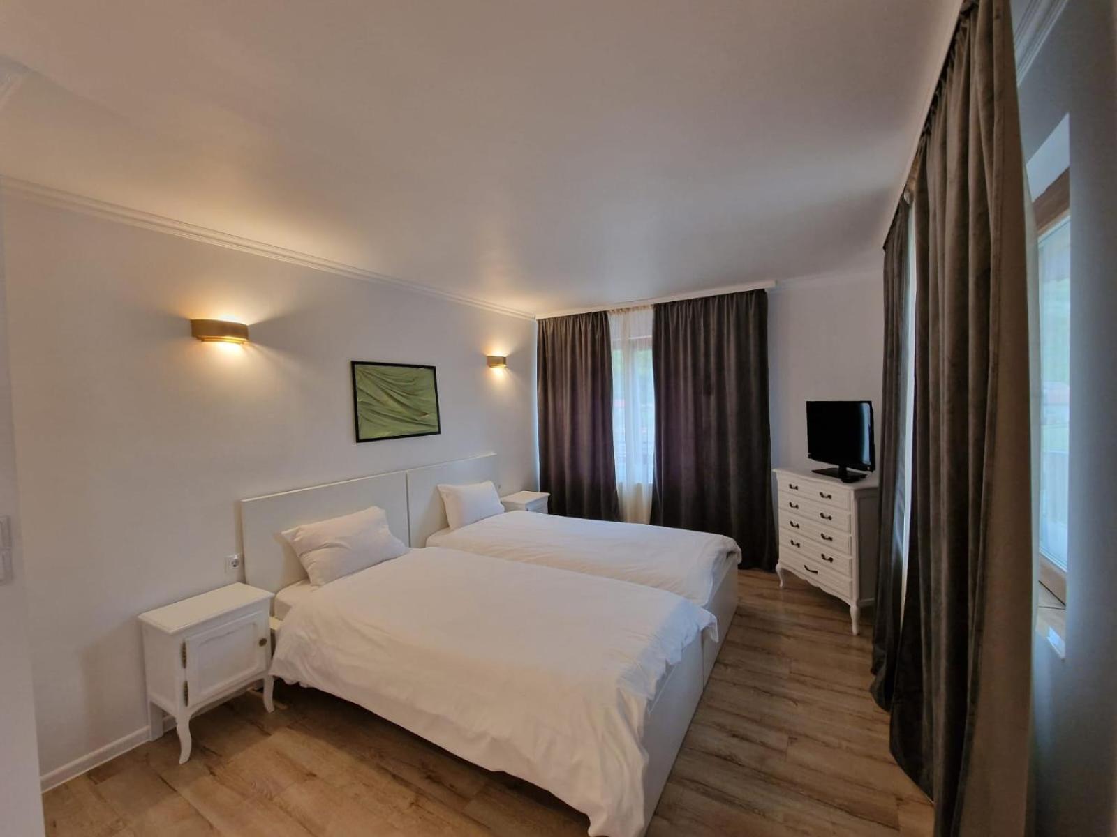 Guesthouse Magic Băile Herculane Extérieur photo