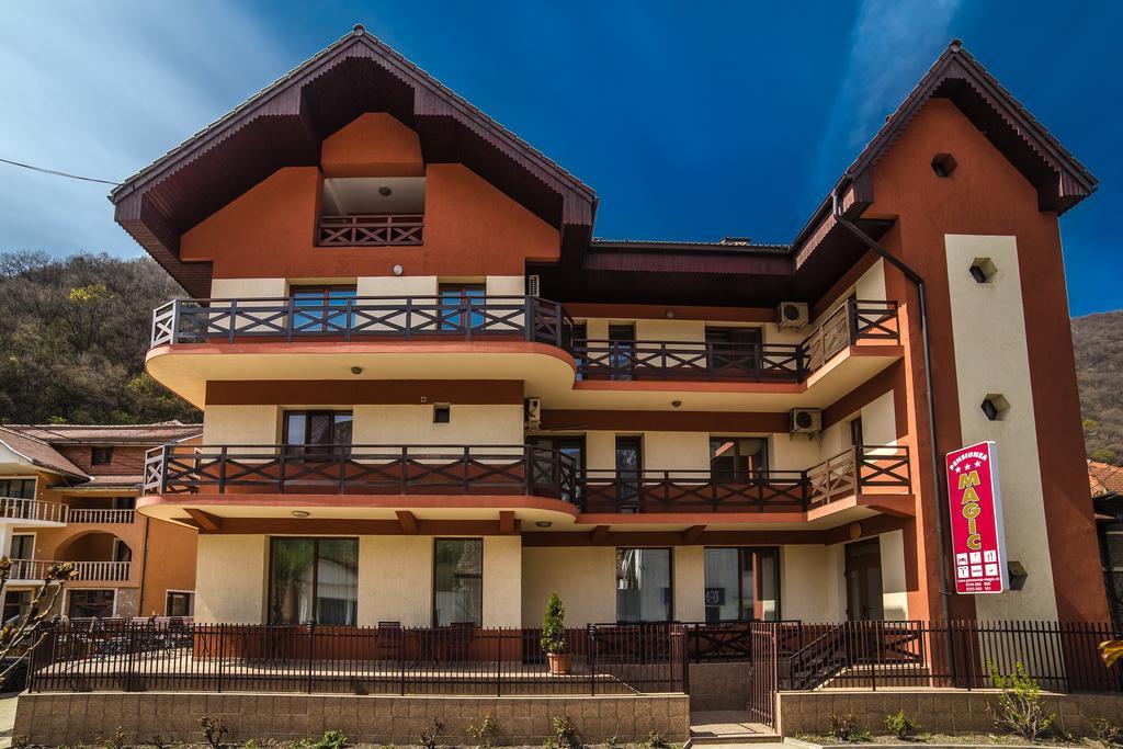 Guesthouse Magic Băile Herculane Extérieur photo