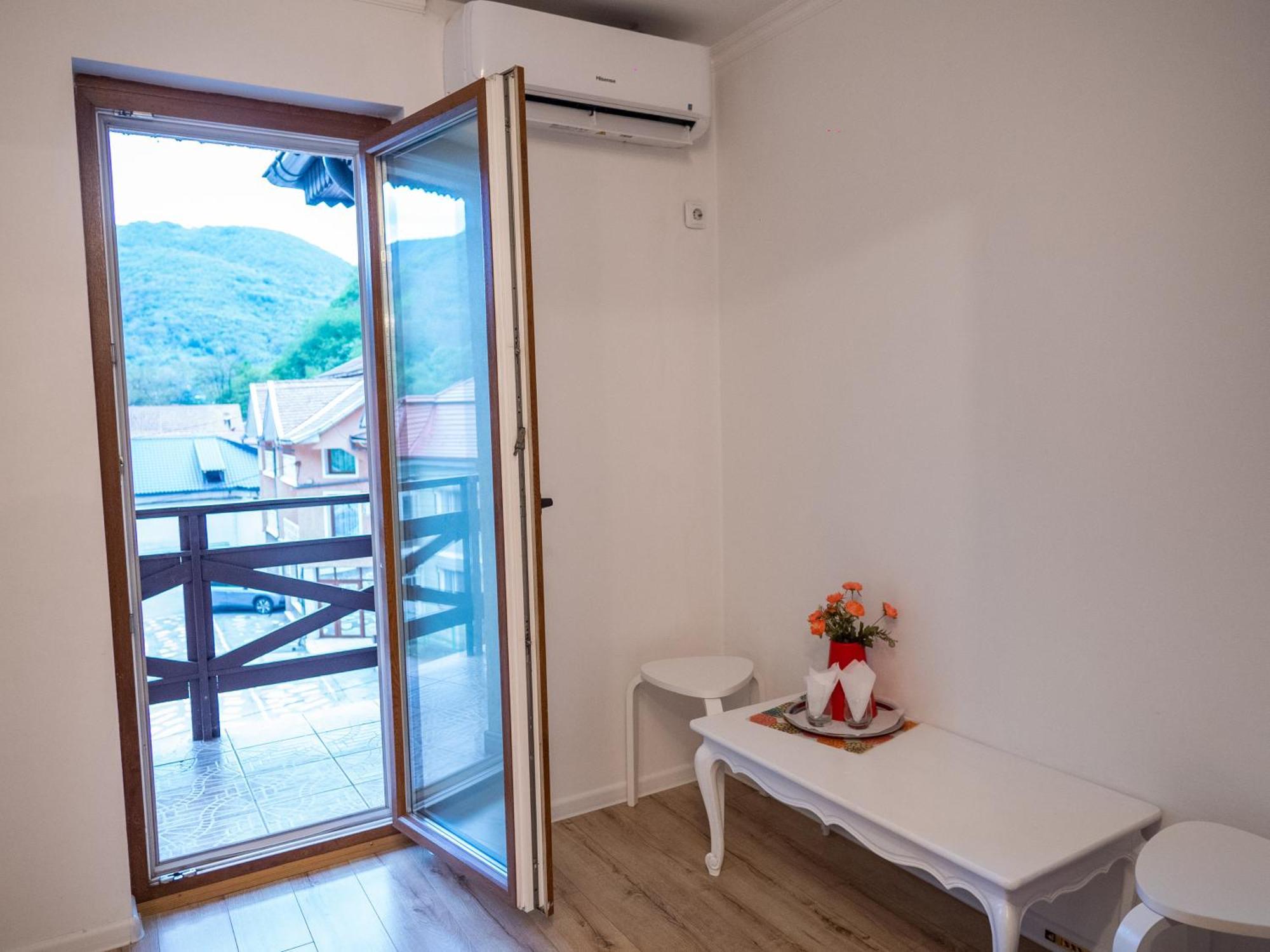 Guesthouse Magic Băile Herculane Extérieur photo