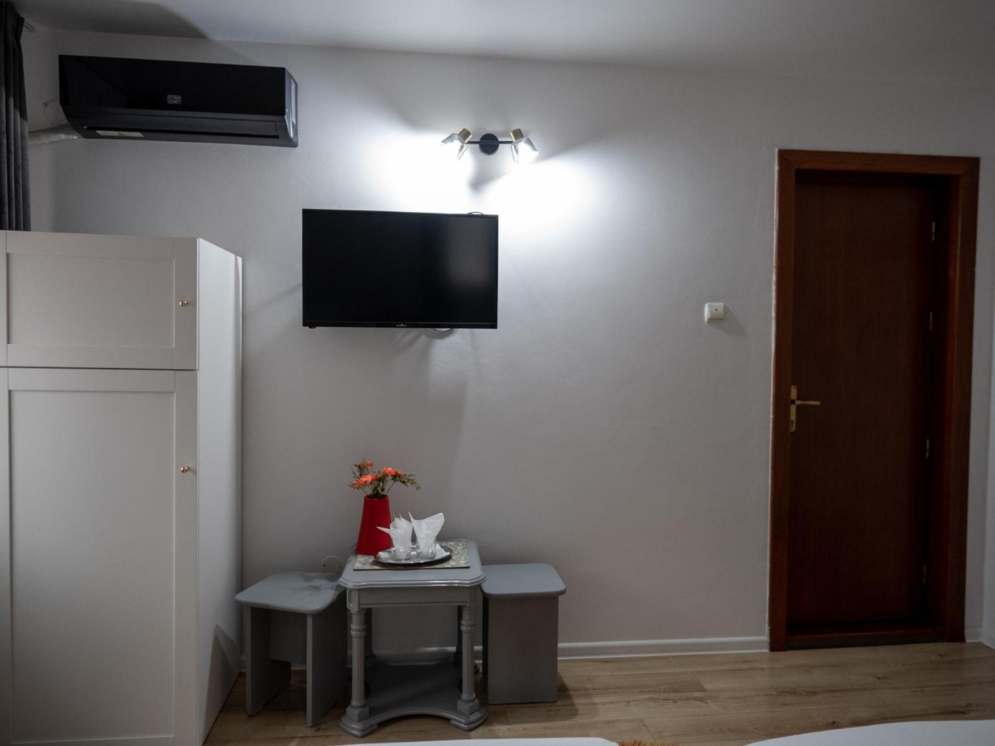 Guesthouse Magic Băile Herculane Extérieur photo